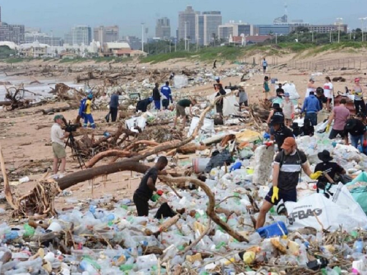 Plastic-pollution-after-the-floods-in-Durban-April-2022